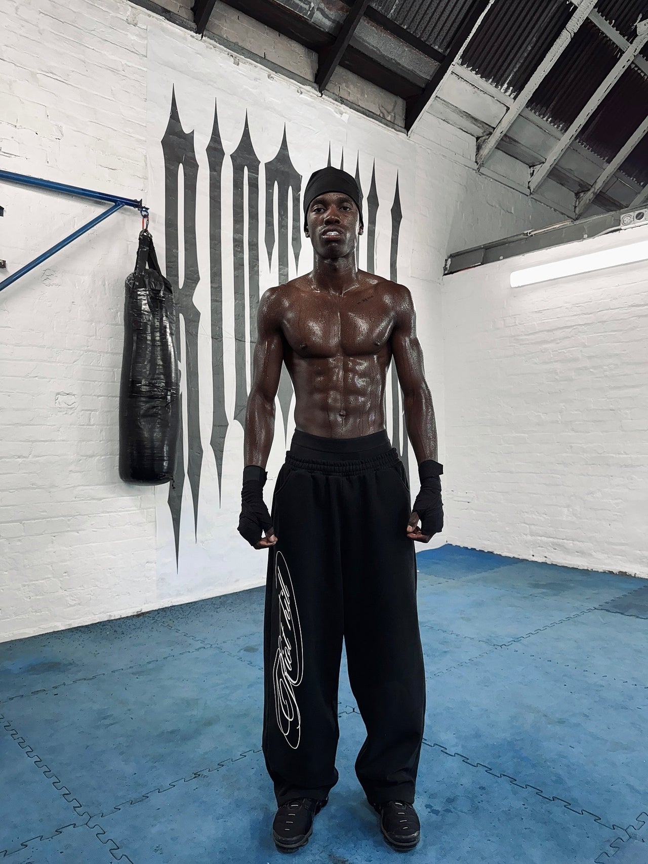 BLACK SIGNATURE SWEATPANTS