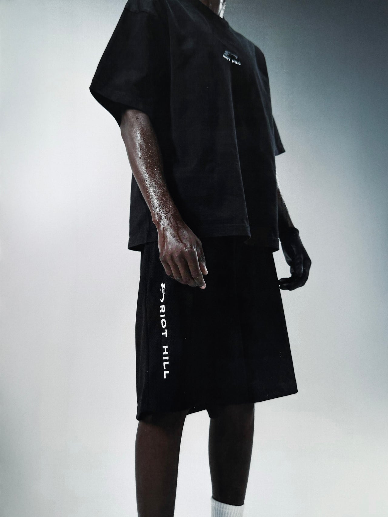 RIOT SPORTS LOGO MESH SHORTS