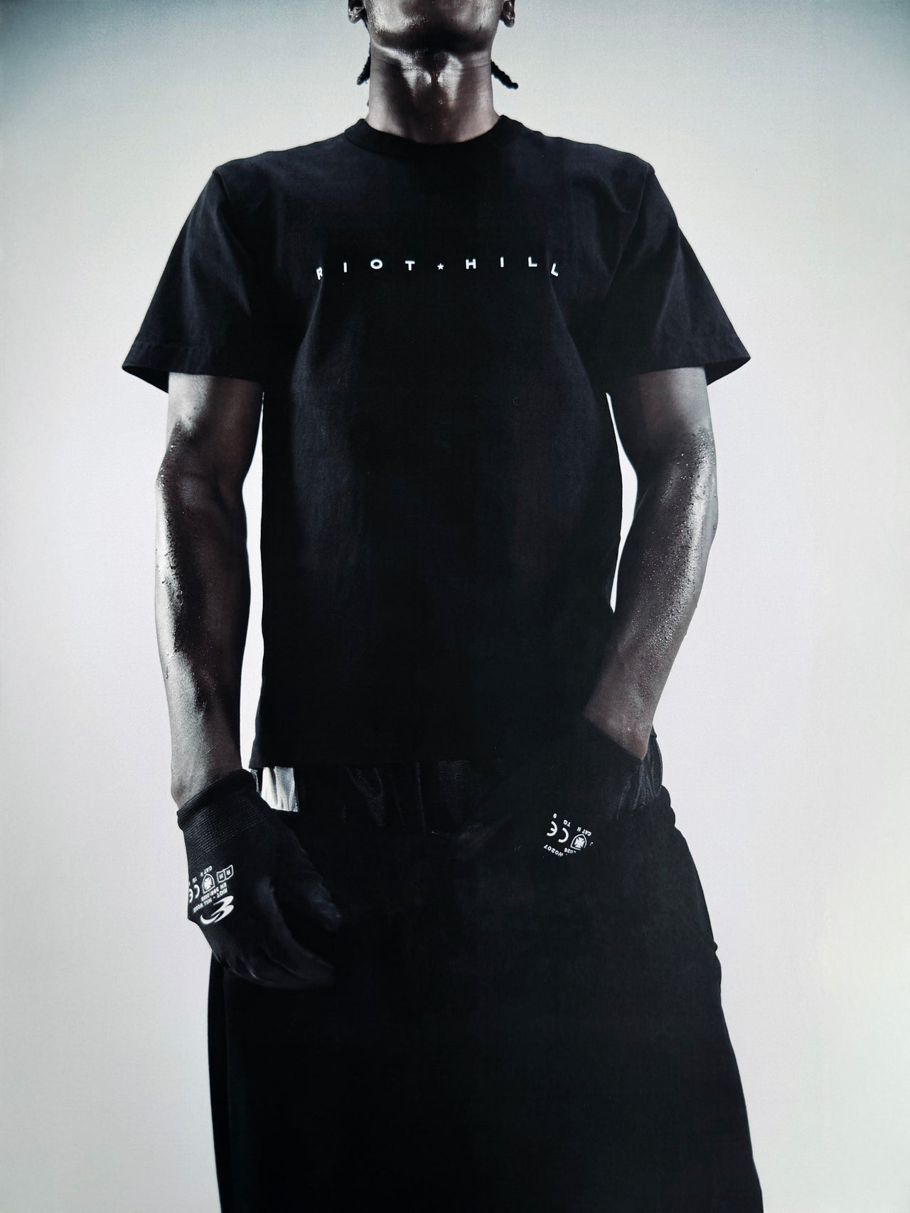 BLACK CORE LOGO T-SHIRT